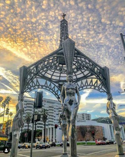 سرقت مجسمه‌های قدی به بلوار هالیوود رسید