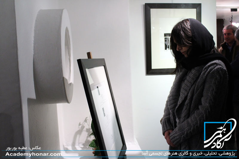 گزارش تصویری از نمایشگاه کاریکاتورهای کامبیز درم بخش با نام «بنگاه شادمانی»