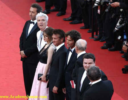 فیلم باید اینجا باشد ساخته پائولو سورنتینو